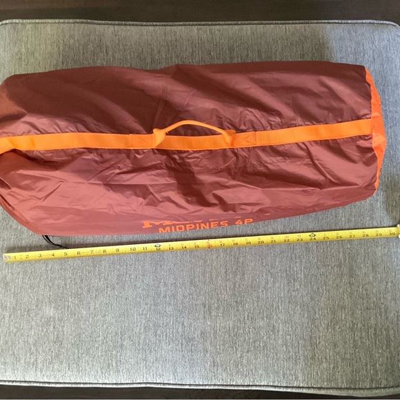 Marmot 4 Person Tent + Rainfly - New - Picture 9 of 13